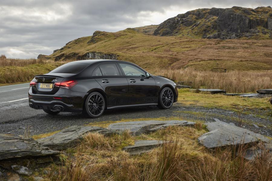  Mercedes-AMG A35 4Matic Sedan (V177) 2019 года  (UK) (фото 18 из 74)